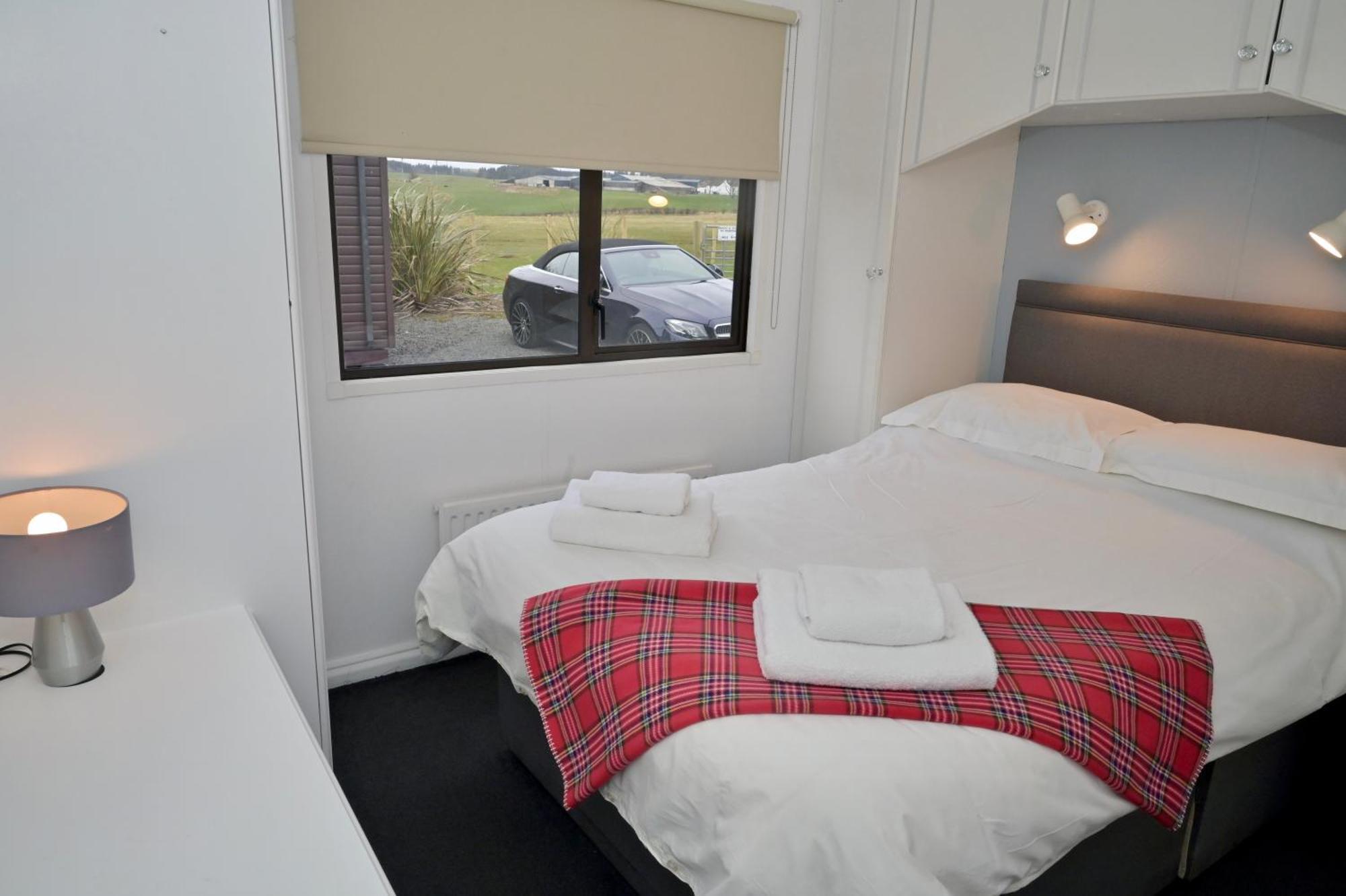 Bunnahabhain 5 - Farm Stay - Stunning Sea And Rural Views Странрар Экстерьер фото